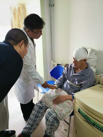 右额骨和眉弓粉碎性骨折 右前额出现大坑怎么办